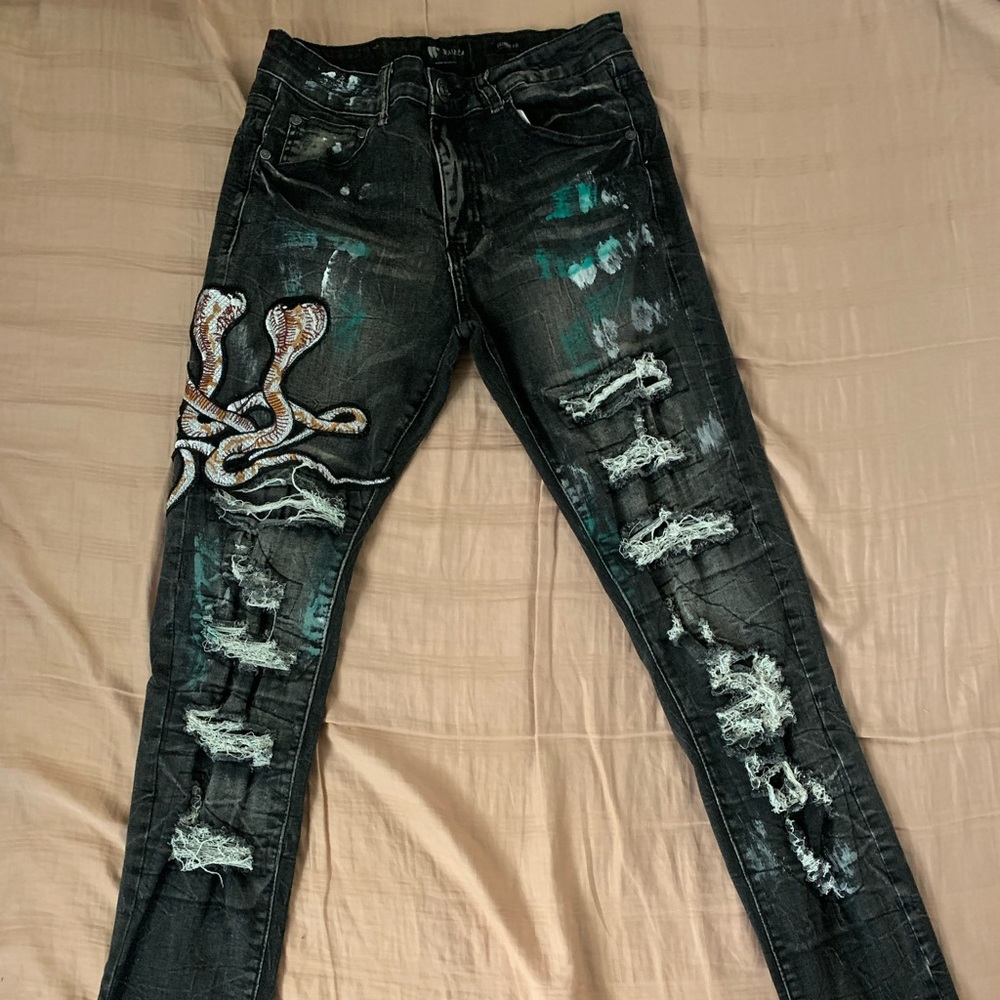 Cobra airbrush ripped jeans